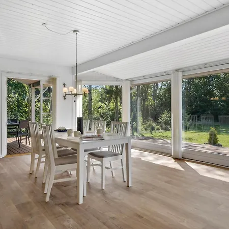 3 Bedroom Lovely In * Hals