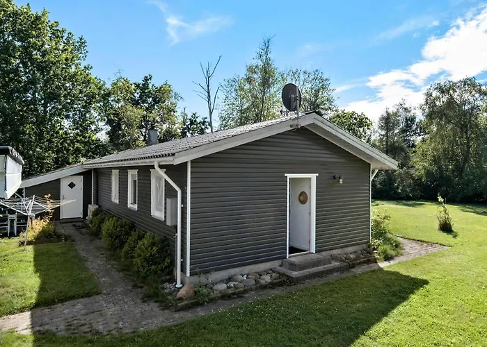 3 Bedroom Lovely In Дом отдыха *